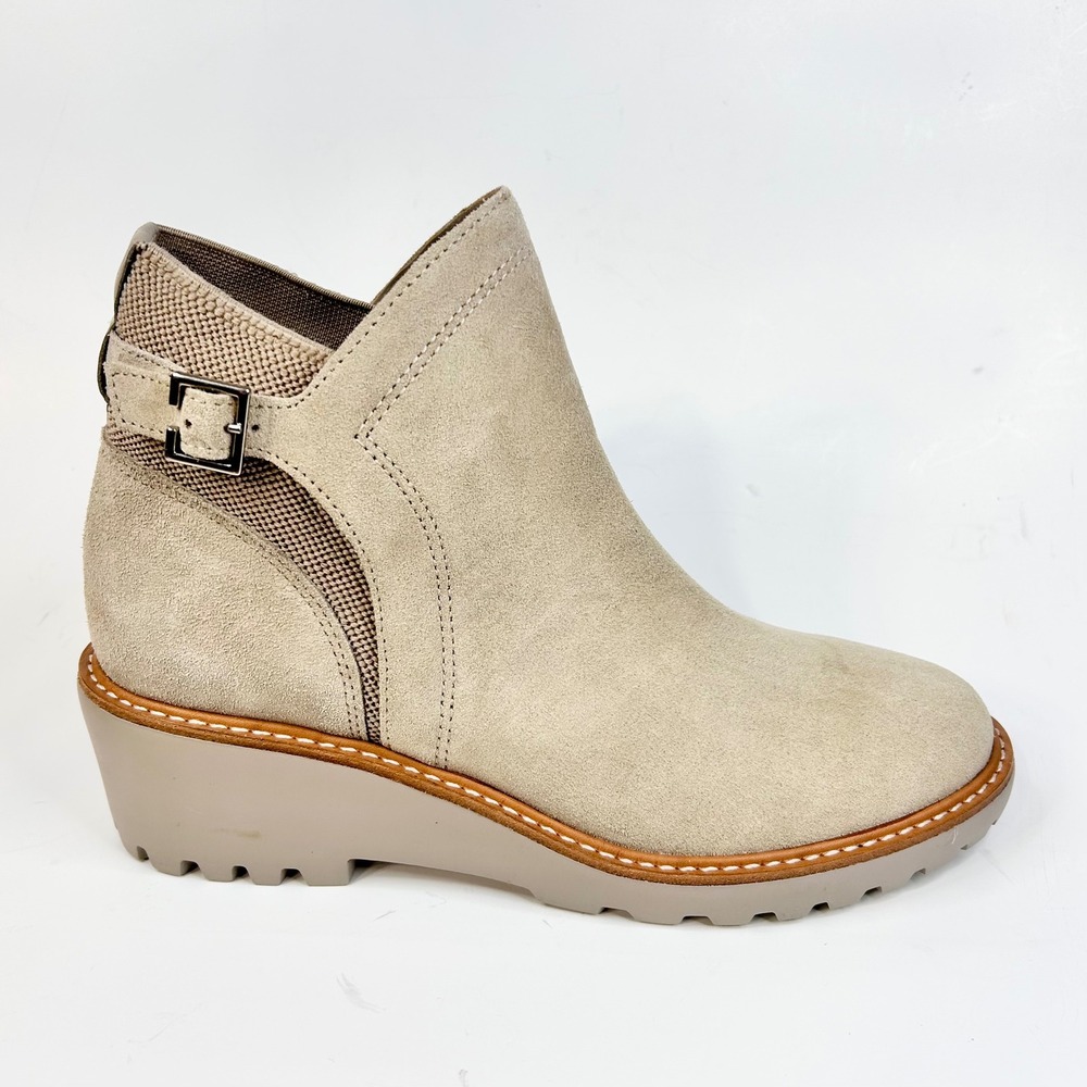 NWOT Gianni Bini Sand-color Leather Pull-on Ankle Bootie Buckle 9M FREE SPIN